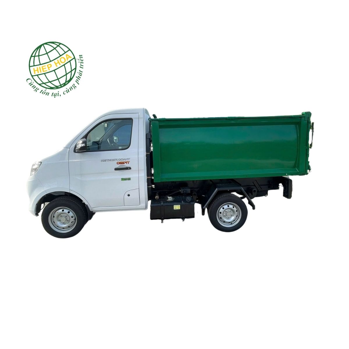 Xe chở rác ngõ xóm