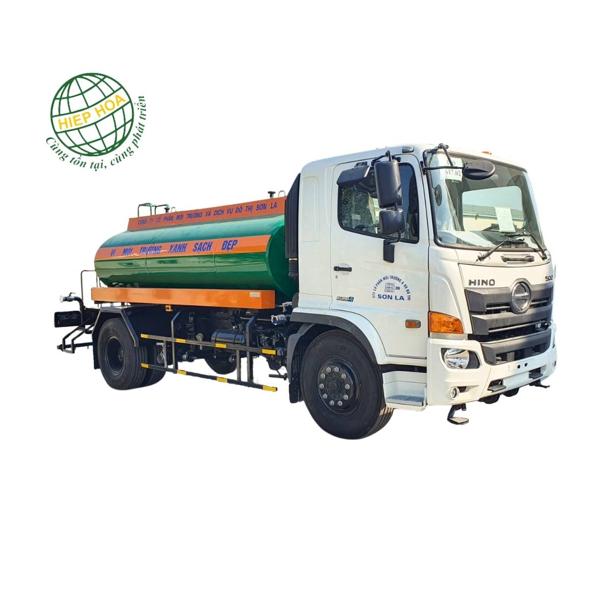 Xe phun nước rửa đường