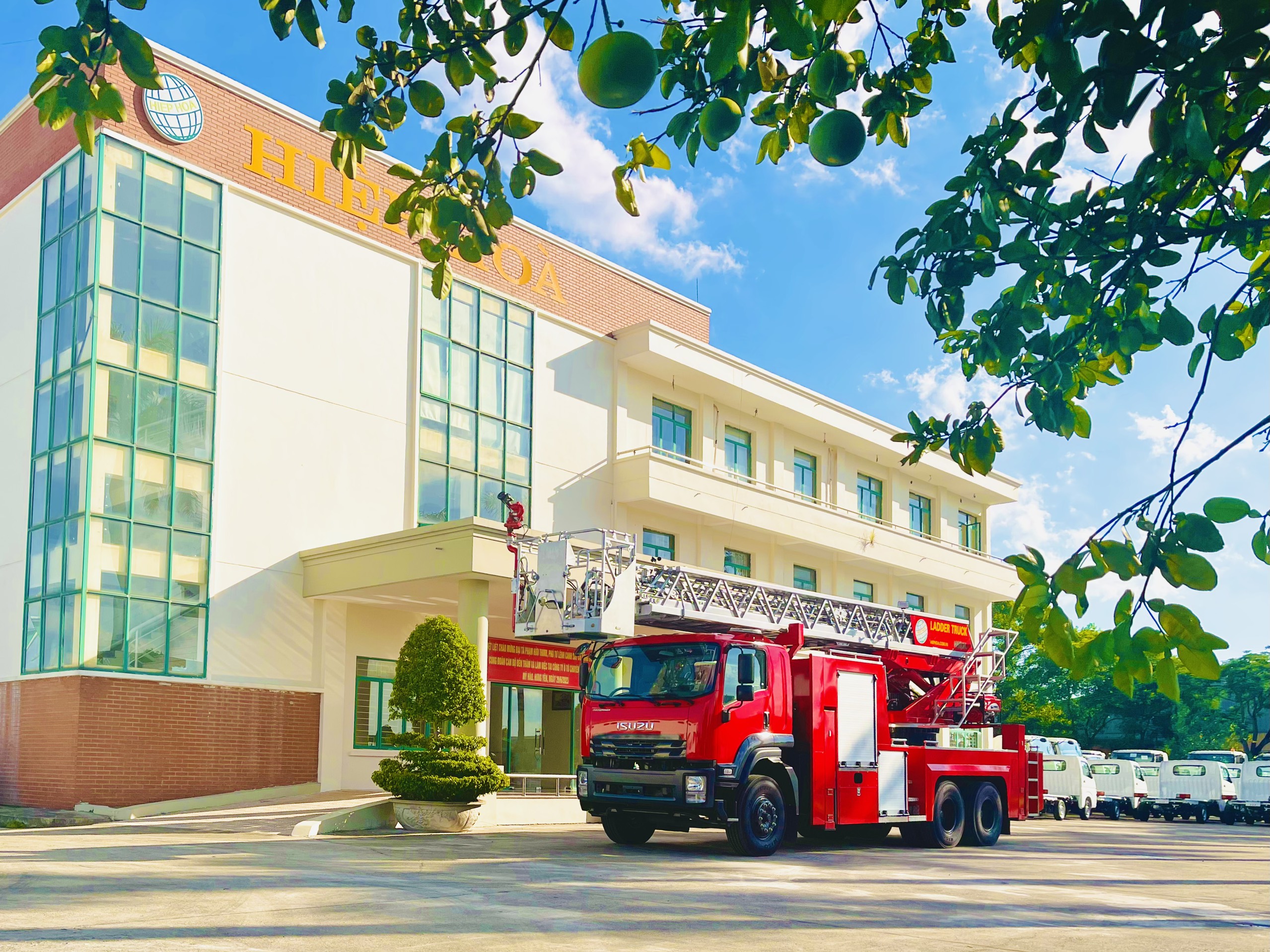 Xe Thang Chữa Cháy 32M